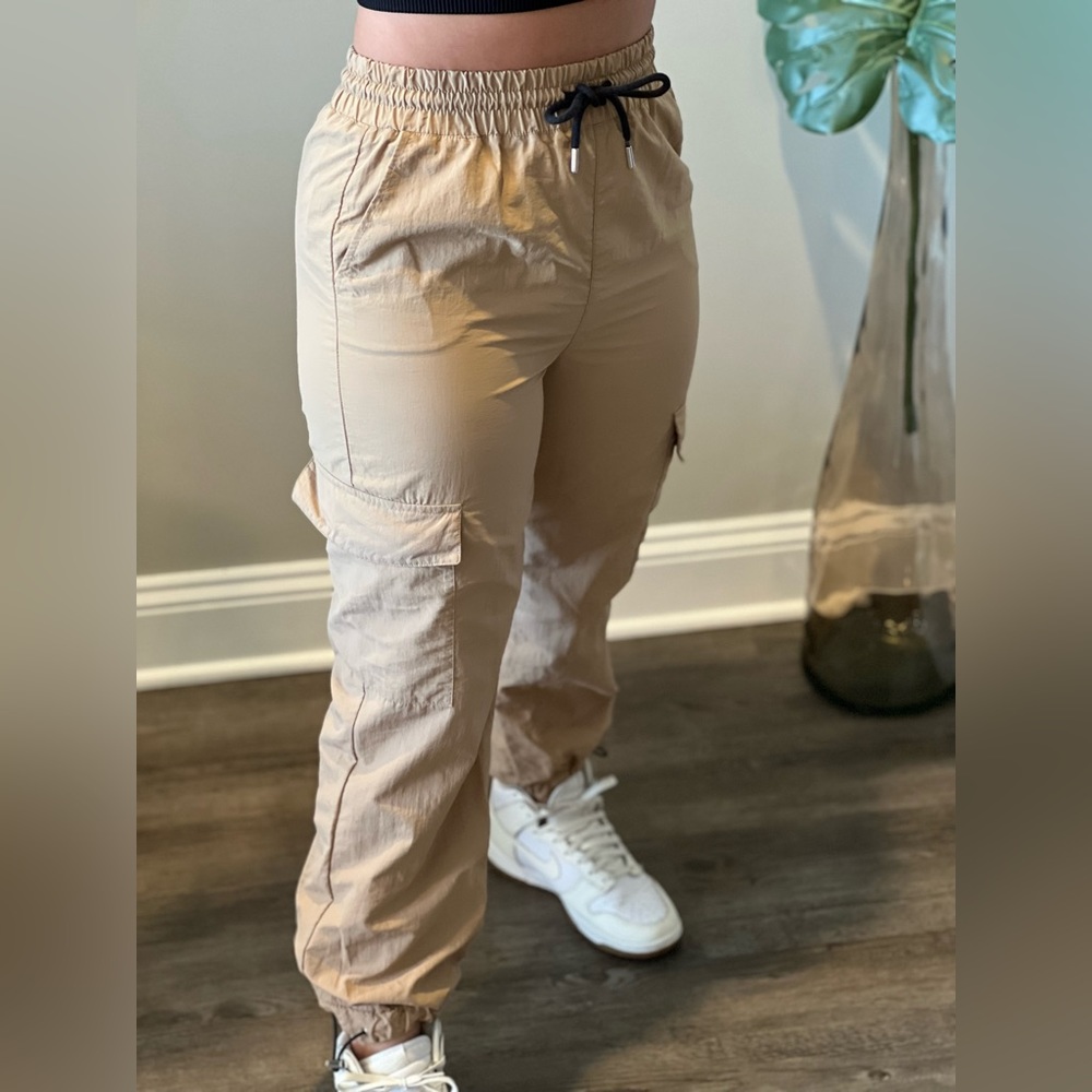Jogger - Picture 2 of 6